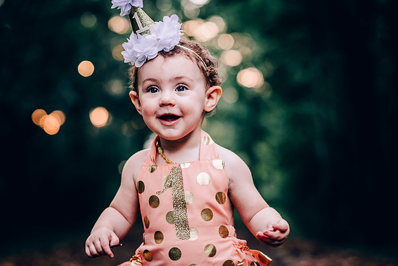 One Year Old Baby Milestone Photo Session With Cake Smash in Spring Hill, TN
